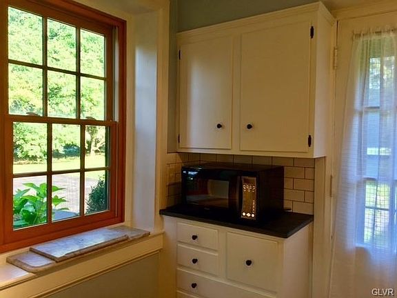 4th image of 4623 Farrcroft Dr