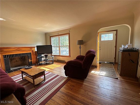 2nd image of 4418 Euclid Blvd