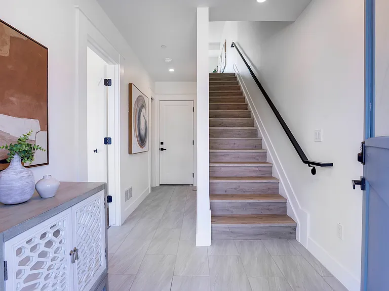 5055 Cody St #G — Photo 7