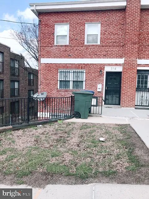 314 Atlantic St SE photo 1