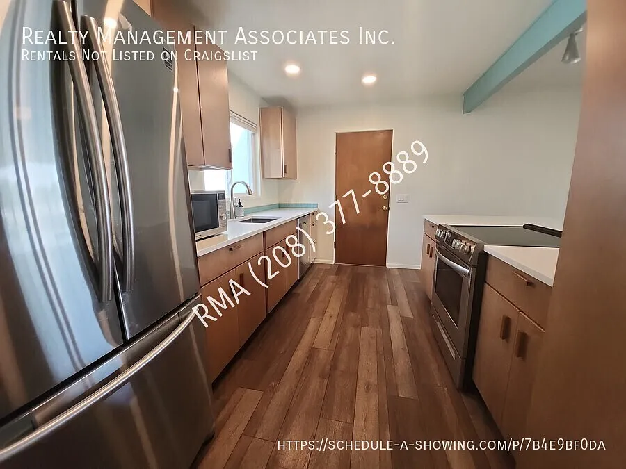 Modernized 4 Bedroom Home on Boise Bench — Photo 4