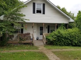 713 S 16th St, Herrin, IL 62948