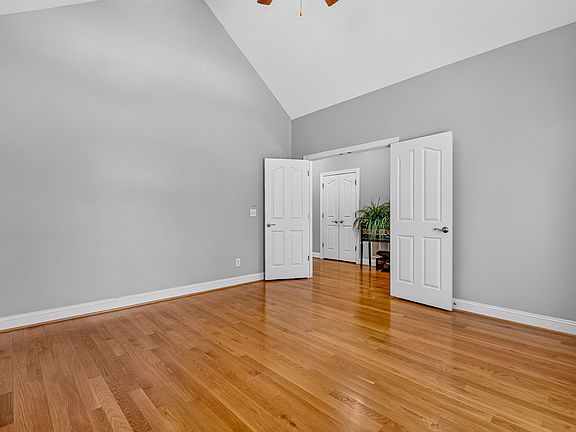 5th image of 9408 Lake Villa Way