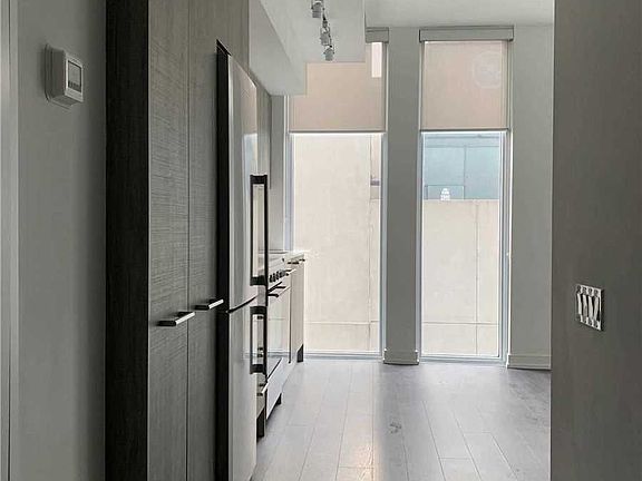 4th image of 28 Wellesley St E #2401