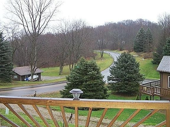 Relaxing view of valley from upper deck