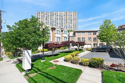200 Laird Ave #204 Photo 1
