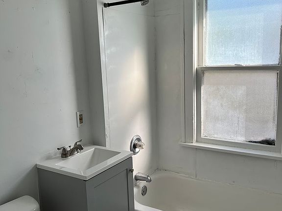 4th image of 4921 E 85th St #4921-85