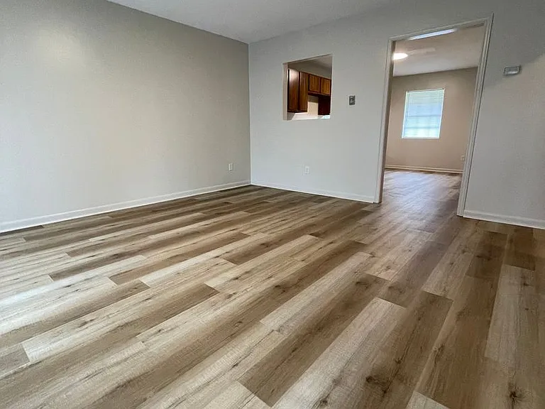 202 Cantal Dr — Photo 11