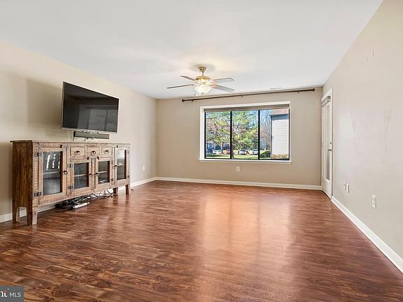 4th image of 4708 Dunbarton Rd #A