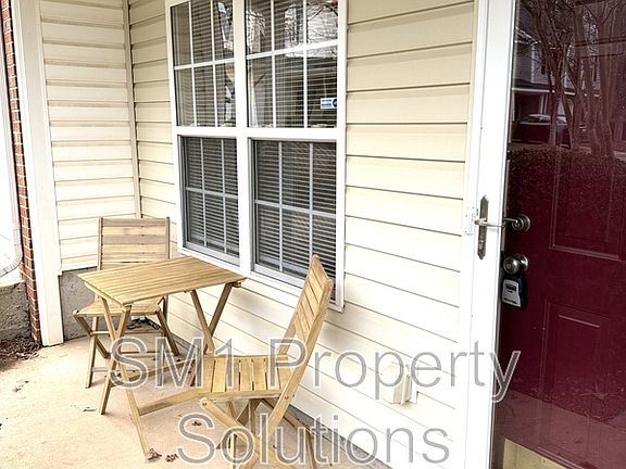 3rd image of 5106 Bartholomews Ln #1