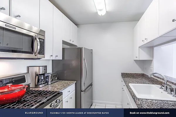 Rented by The Blueground | media 40