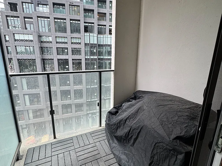 5 Soudan Ave #914 — Photo 3