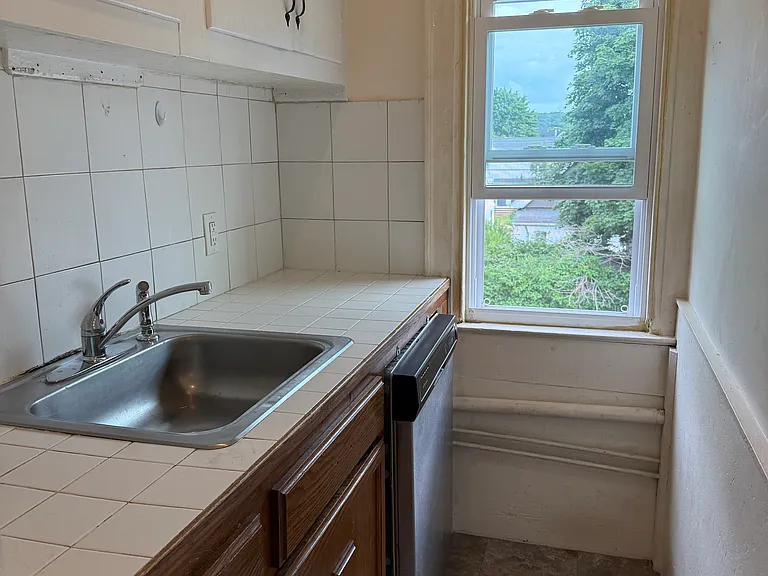 31 Lucy St #3 — Photo 4