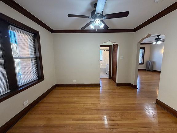 5th image of 5232 N Rockwell St APT 2
