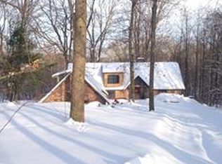 9482 Fairmount Rd, Novelty, OH 44072