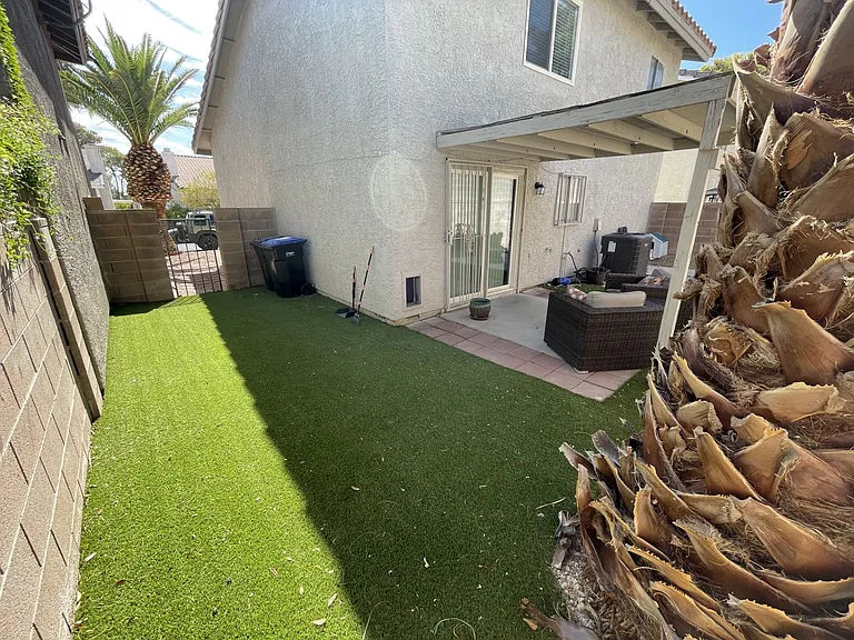 109 Blackberry Ln — Photo 10