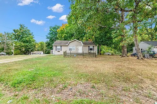 374 Treeland Dr Photo 1