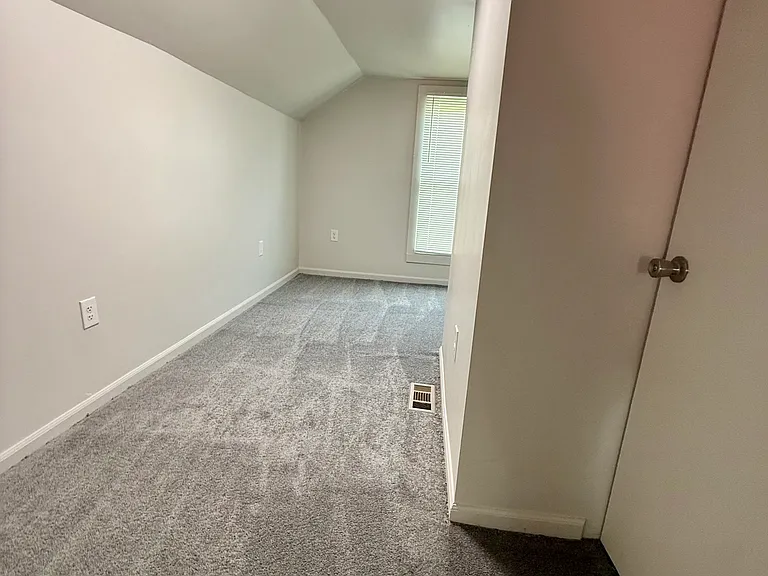 1010 Putnam Ave — Photo 11