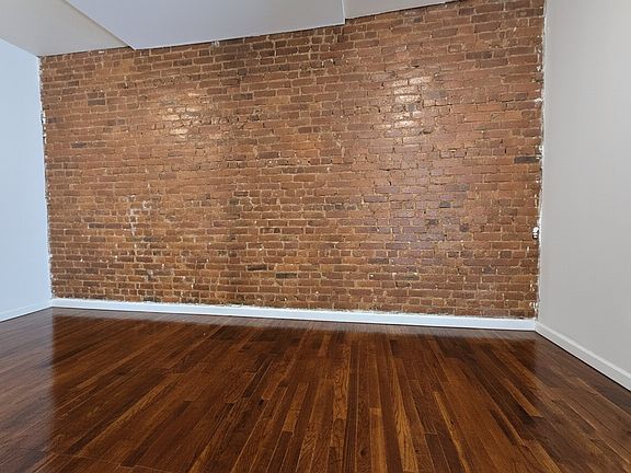 3rd image of 434 Lincoln Ave APT 3