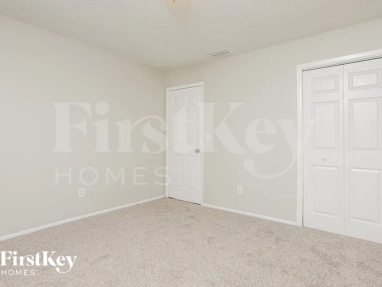 1689 Cedro Ave — Photo 12