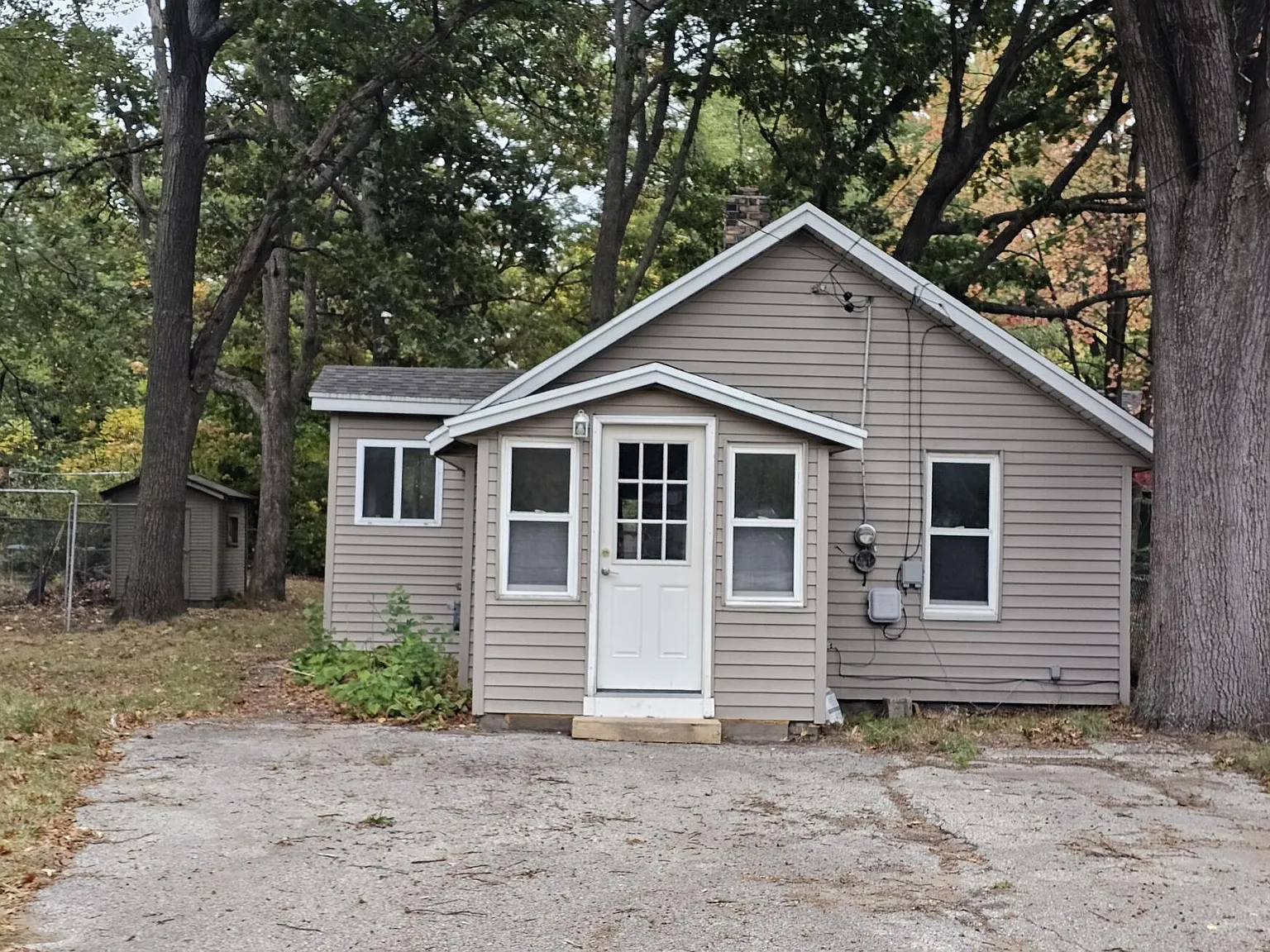 2748 Valk St photo 1
