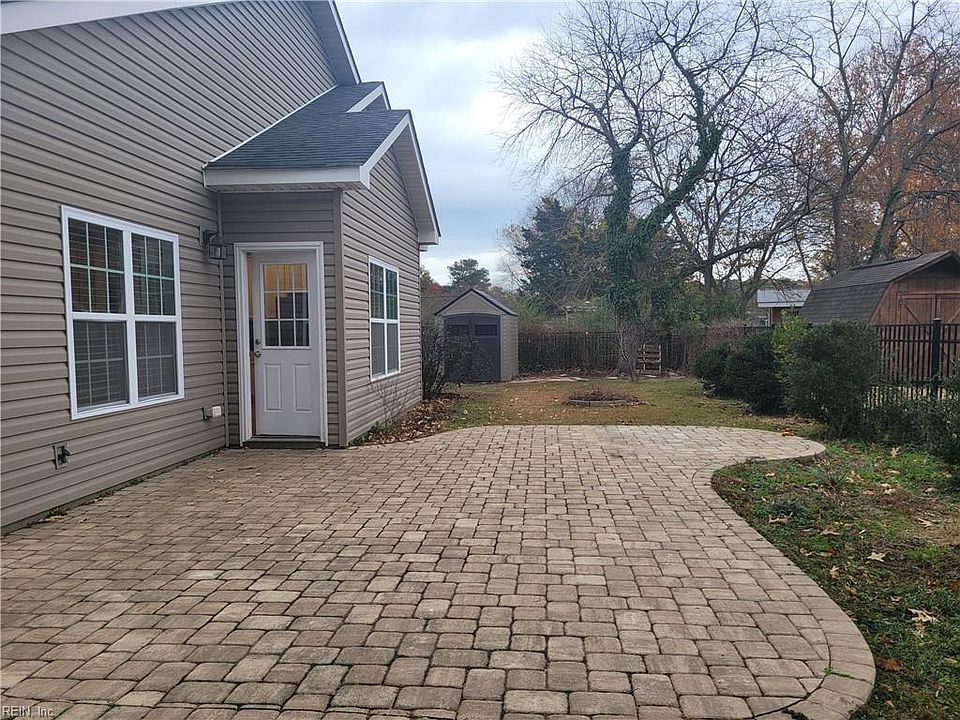 2nd image of 1661 Wright Ln