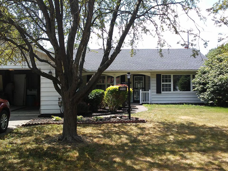 1st image of 198 Tamarack Dr