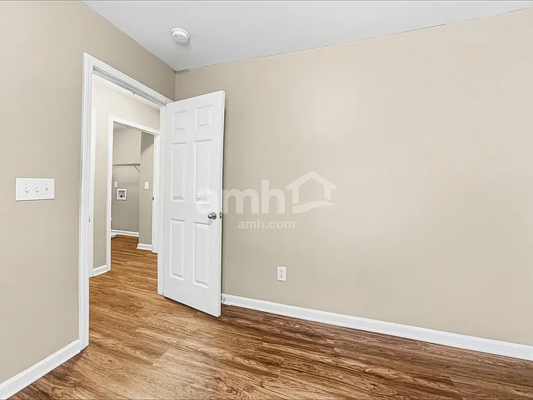 148 Bellfare Dr — Photo 12
