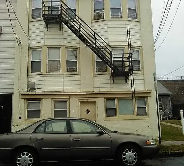 38 Edison St #3 — Photo 1
