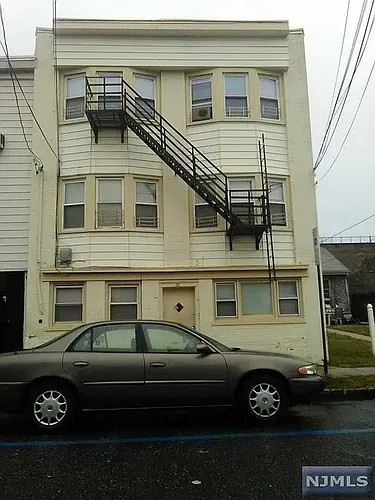 38 Edison St #3 Photo 1