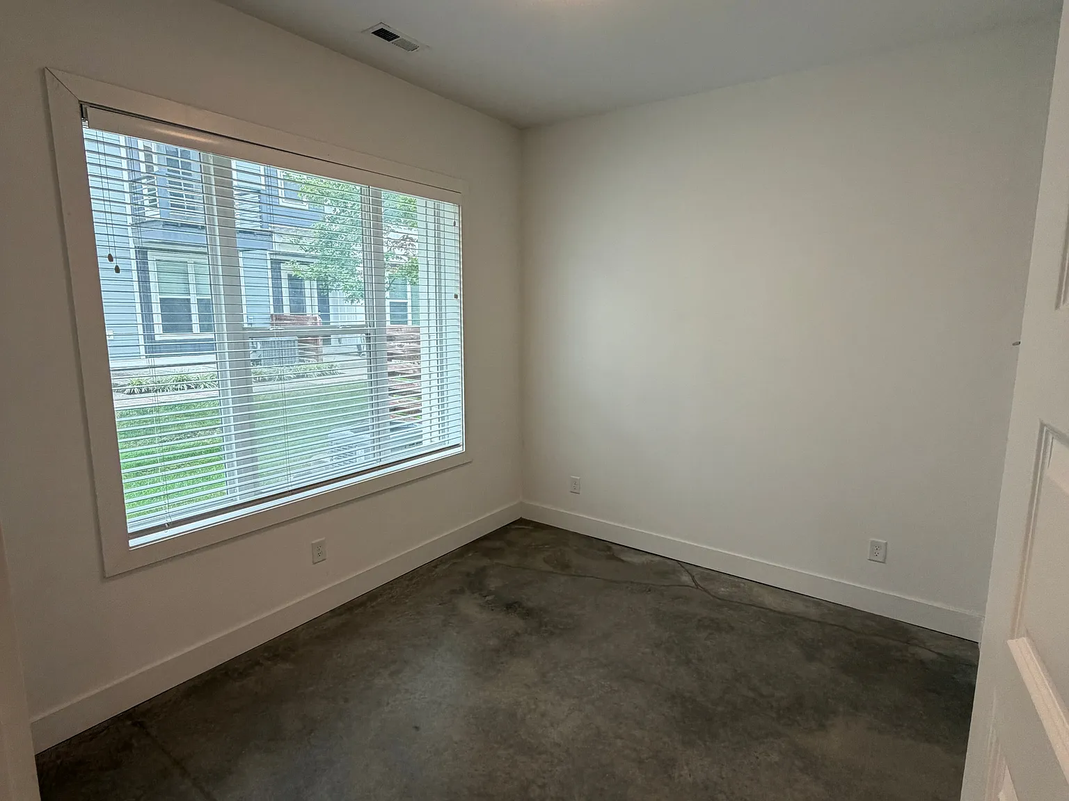 2 bed, 2.5 bath, 1168 sqft, $2,700 — Photo 3