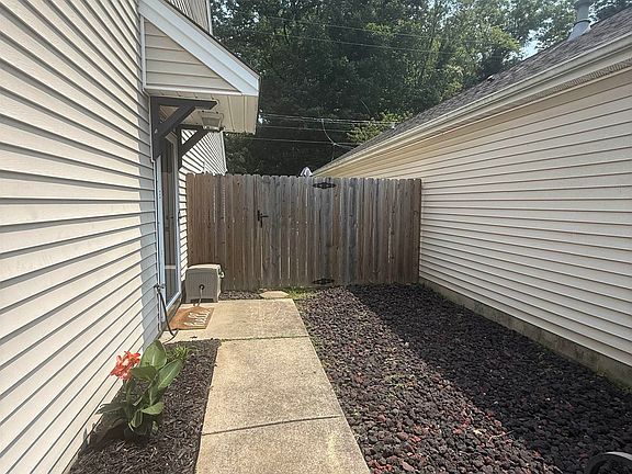 2nd image of 973 Villagebrook Dr