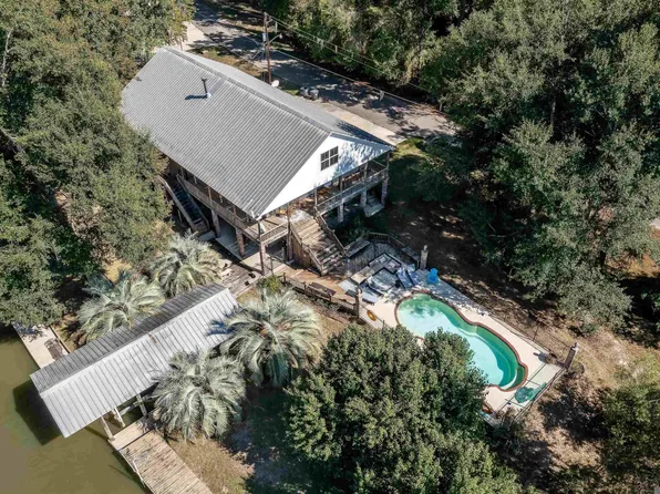 14449 Cabell St, Port Vincent, LA 70726