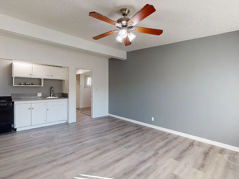 10112 Felton Ave — Photo 20