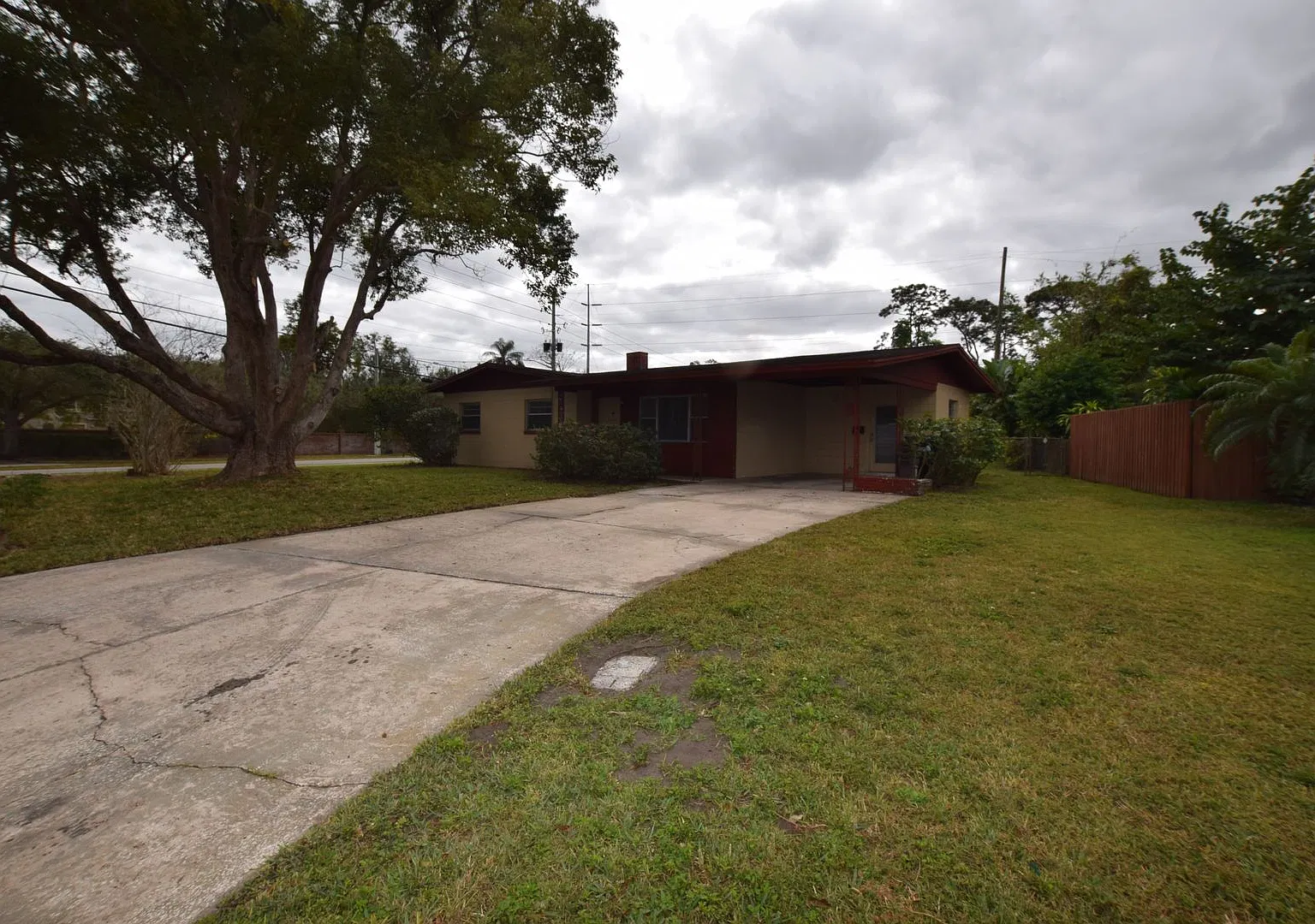 3 Bedroom, 1.5 Baths Single Family Home For Rent at 3538 Kramer Lane Orlando, FL 32806 — Photo 1
