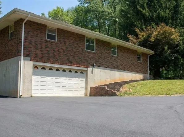 14145 Old Jamestown Rd, Florissant, MO 63033