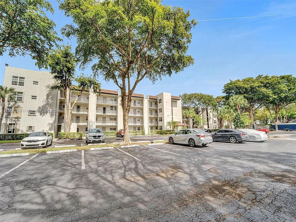 1st image of 9325 Lagoon Pl APT 303