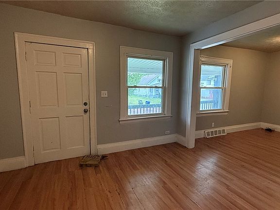 4th image of 12607 Watterson Ave