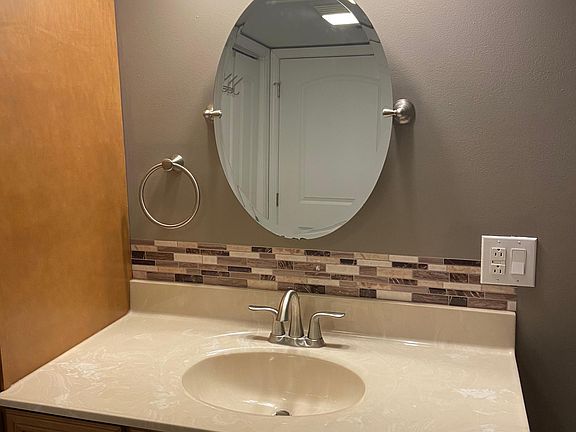 5th image of 433 W Broadway St #1