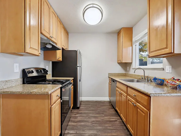 Westwood Apartments — Photo 6