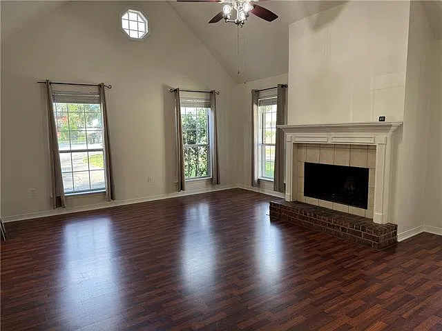 3 bed, 2.0 bath, 1500 sqft, $2,300 — Photo 4