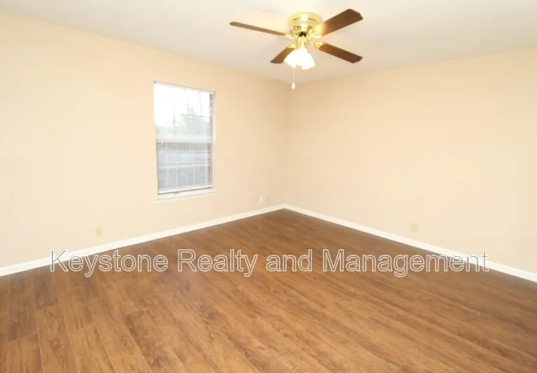 119 Hickory Trce #4 — Photo 5