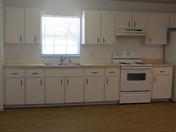 2nd image of 775 Findley Ave