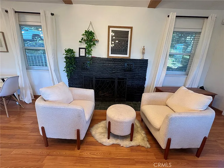 23870 Lakeview Dr — Photo 3