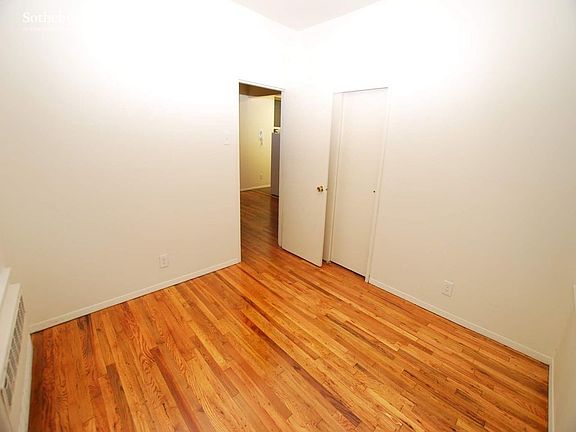 5th image of 2274 Broadway APT 1A