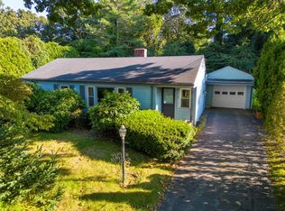 11 Stuart St, Westerly, RI 02891
