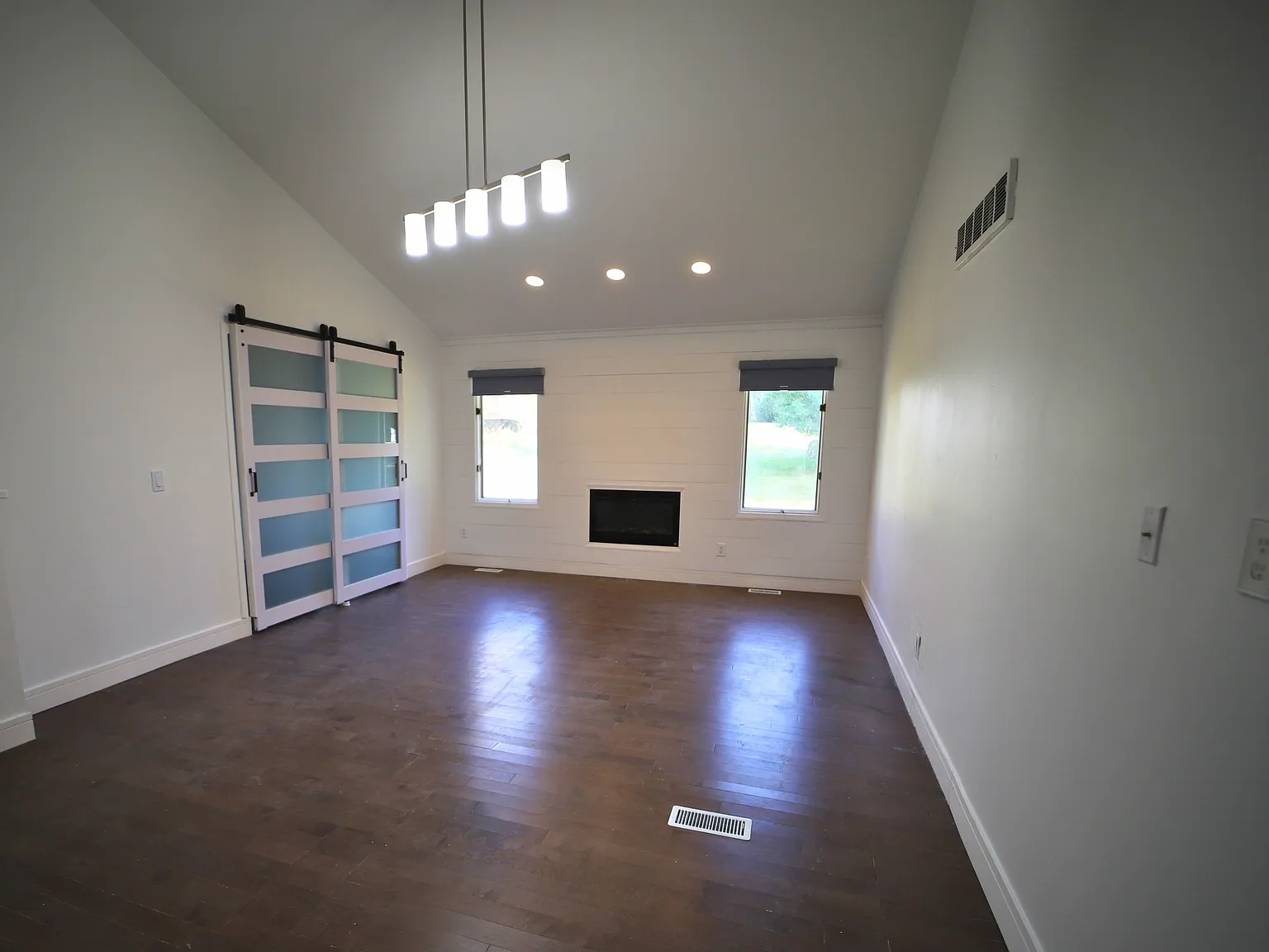 454 Woodland Drive West - 1 — Photo 2