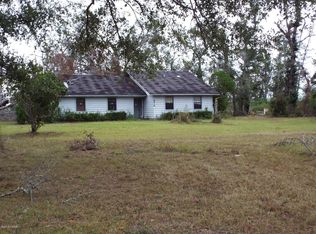 472 Lakepoint Rd, Alford, FL 32420