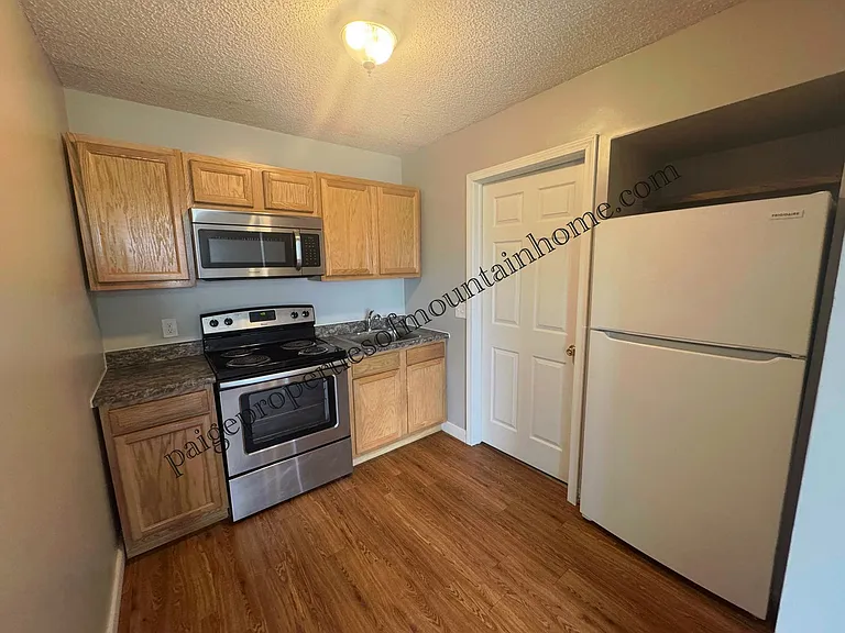 517 E 13th St #519 — Photo 7