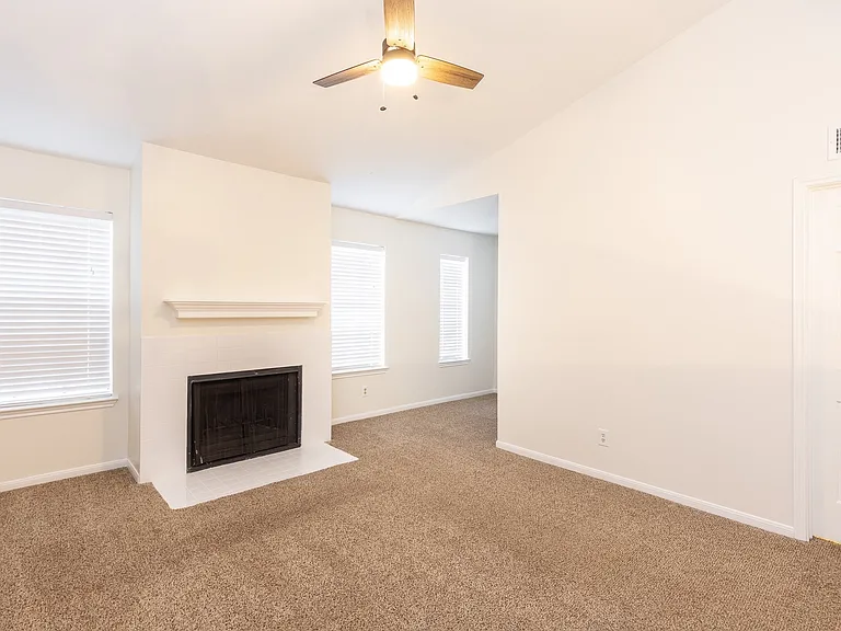 14600 Fonmeadow Dr #11 — Photo 3